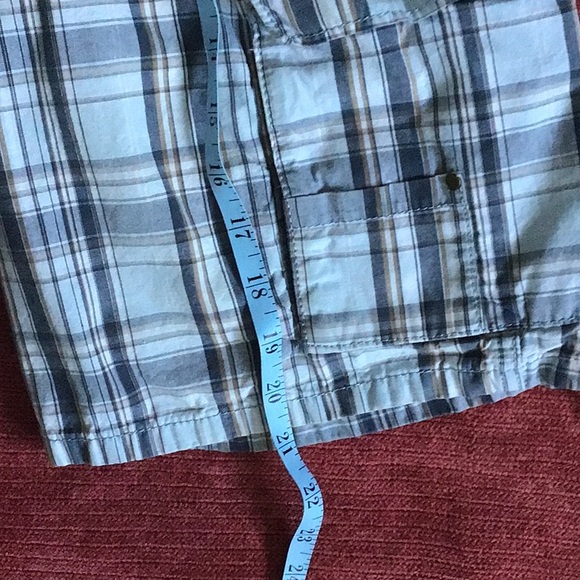 Boy’s plaid cargo-style shorts - Picture 7 of 9